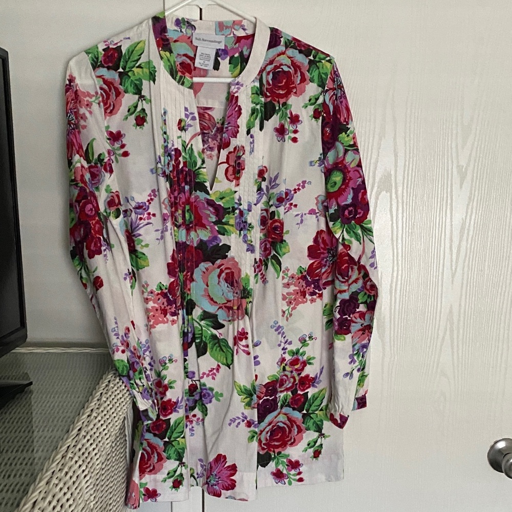Soft surroundings tunic, beautiful colors size medium, great condition